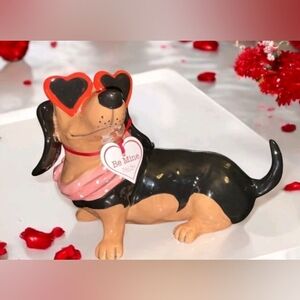 Blue Sky Heart Sunglasses Dachshund Figurine - Black and Tan